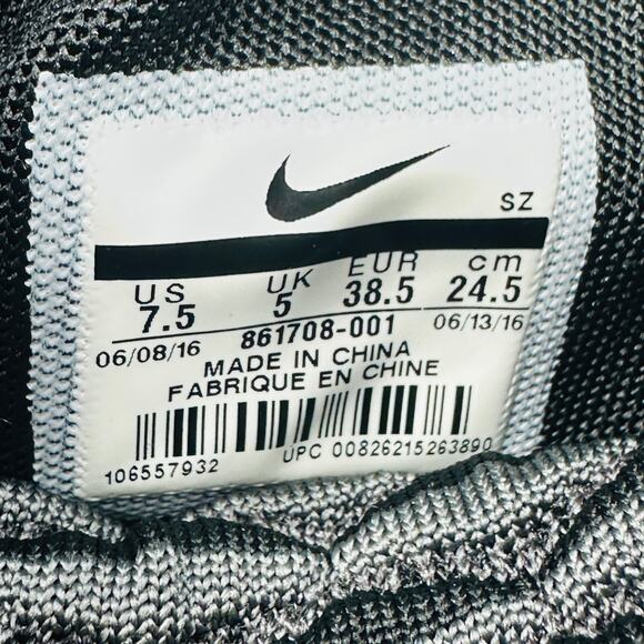 Nike Women's Roshe Two High Flyknit Sneaker Boots 'Black' 861708-001 Size 7.5 - Picture 11 of 11